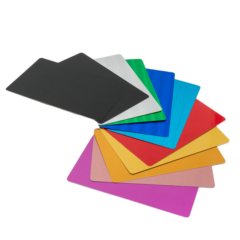 Set von 50 Aluminiumvisitenkarten zum Gravieren (verschiedene Farben zur Auswahl)